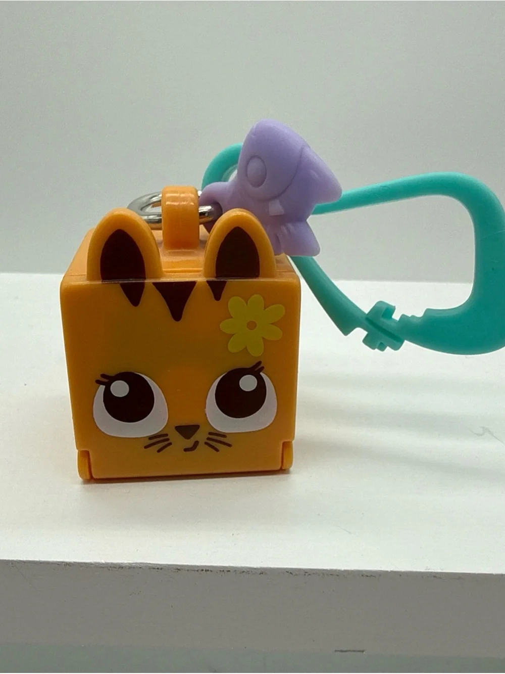 LPS Littlest Pet Shop Teeniest Tiniest Cat Kitten Keychain Box NO PET